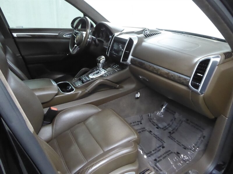 2015 PORSCHE CAYENNE - Image 23