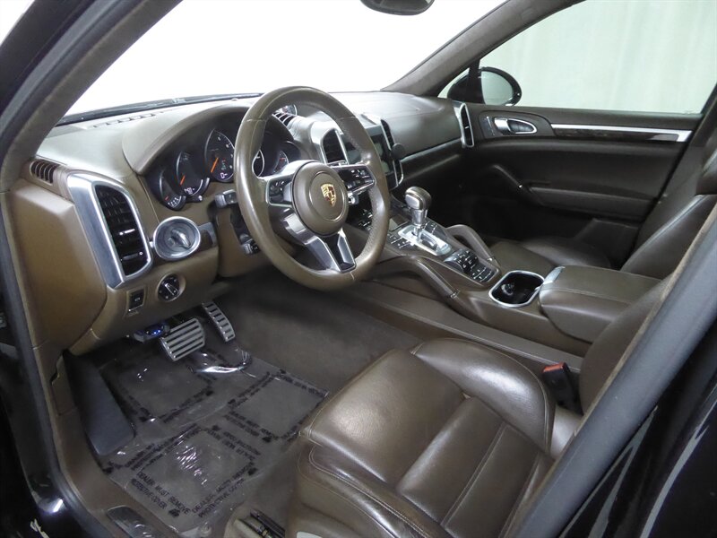 2015 PORSCHE CAYENNE - Image 19