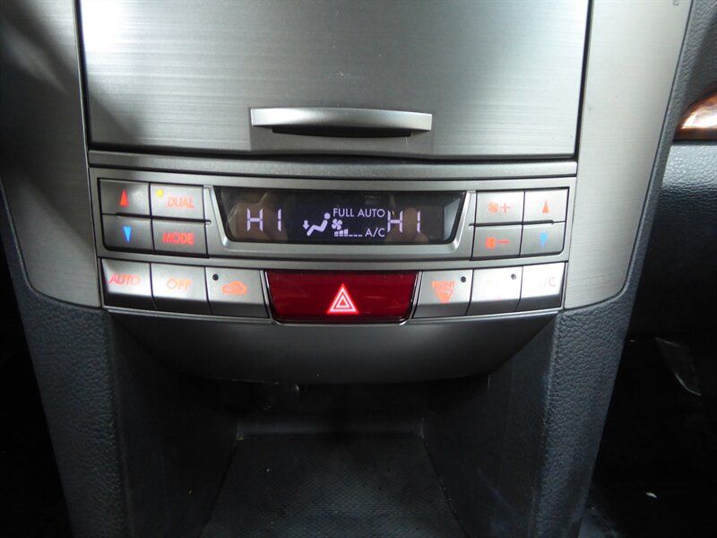 2012 SUBARU OUTBACK - Image 16