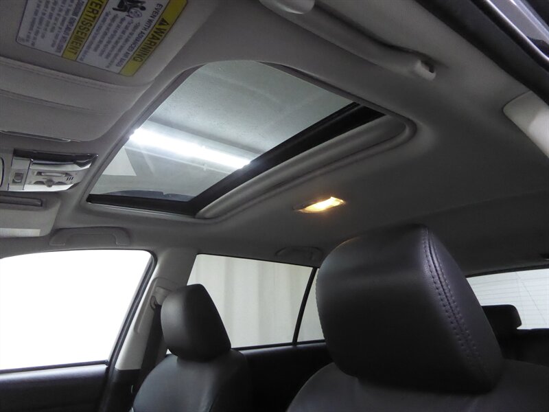 2012 SUBARU OUTBACK - Image 18