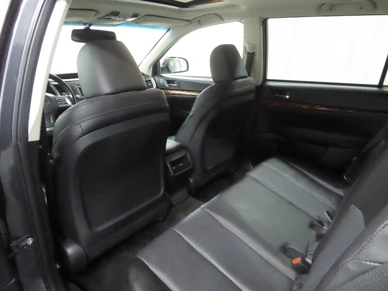 2012 SUBARU OUTBACK - Image 27