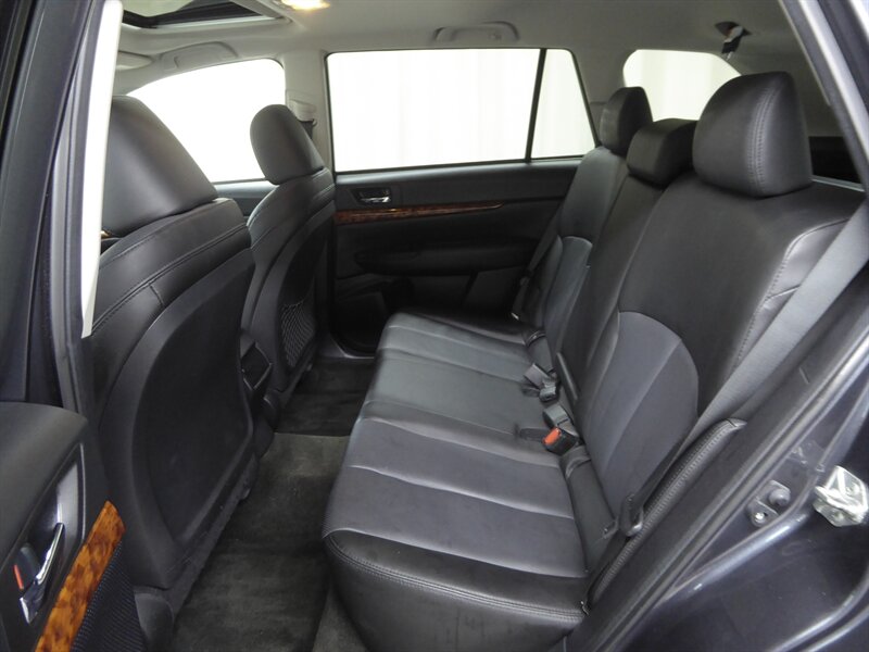 2012 SUBARU OUTBACK - Image 28