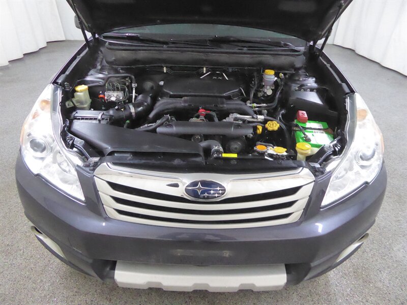 2012 SUBARU OUTBACK - Image 35