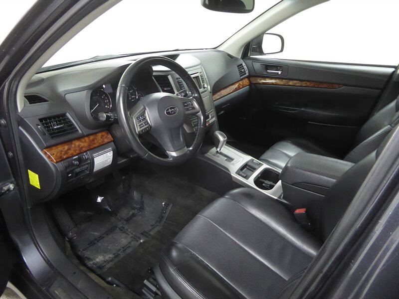 2012 SUBARU OUTBACK - Image 19