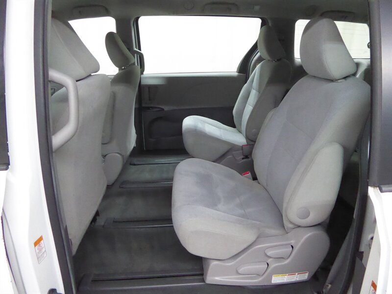 2016 TOYOTA SIENNA - Image 23