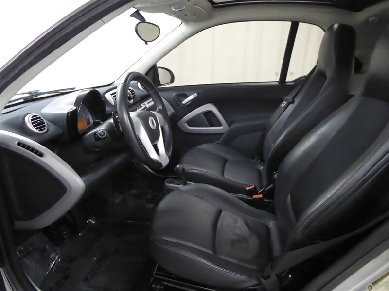 2011 SMART FORTWO - Image 18