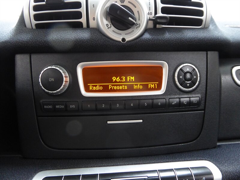 2011 SMART FORTWO - Image 12