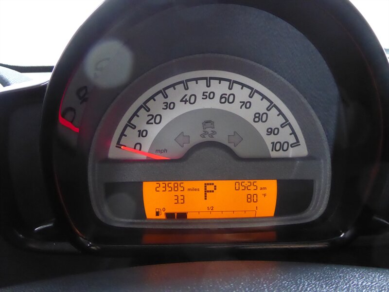 2011 SMART FORTWO - Image 11