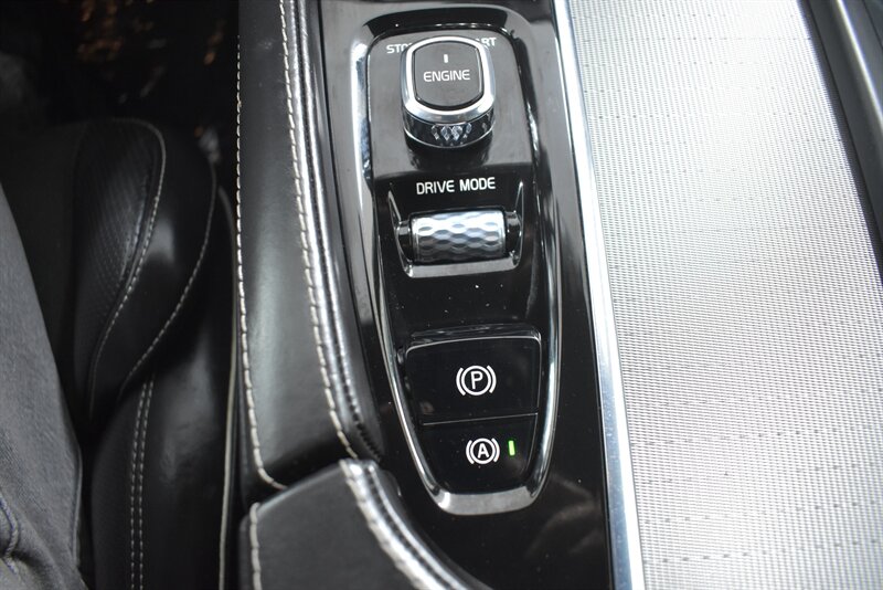 2016 VOLVO XC90 - Image 16