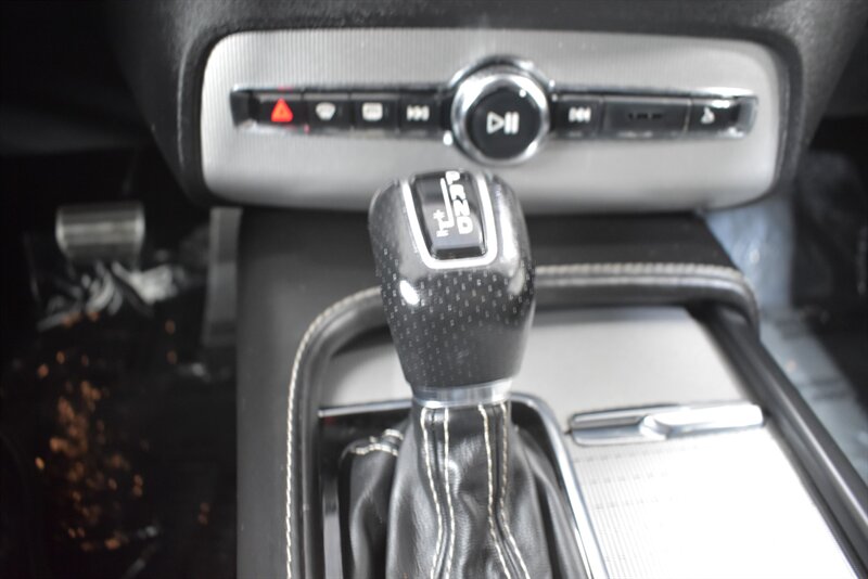 2016 VOLVO XC90 - Image 15