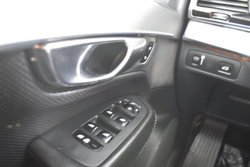 2016 VOLVO XC90 - Image 17