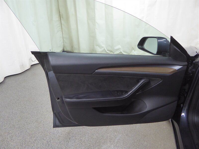 2022 TESLA MODEL 3 - Image 19