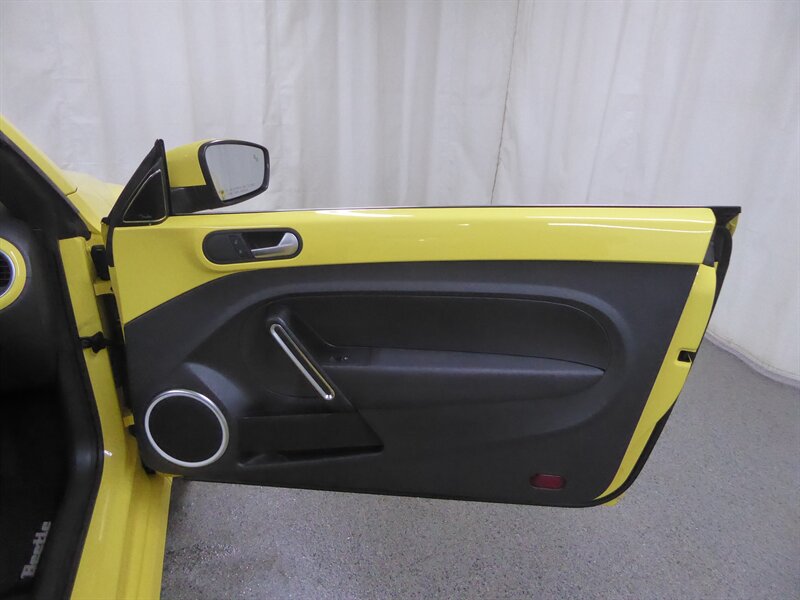 2016 VOLKSWAGEN BEETLE - Image 34