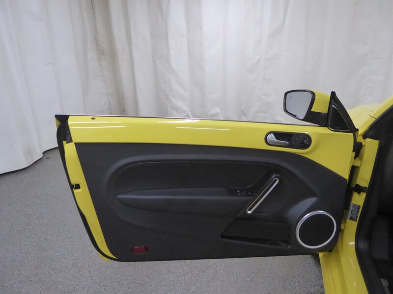 2016 VOLKSWAGEN BEETLE - Image 29