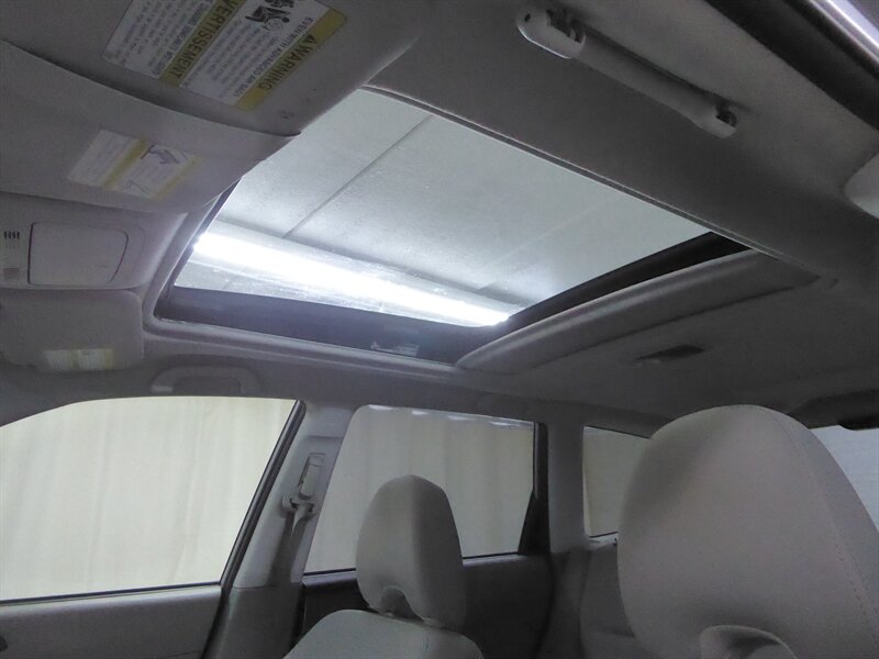 2011 SUBARU FORESTER - Image 18