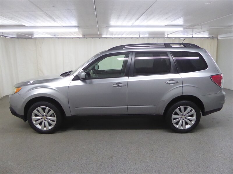 2011 SUBARU FORESTER - Image 4