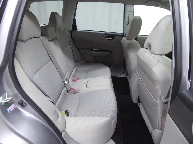 2011 SUBARU FORESTER - Image 31