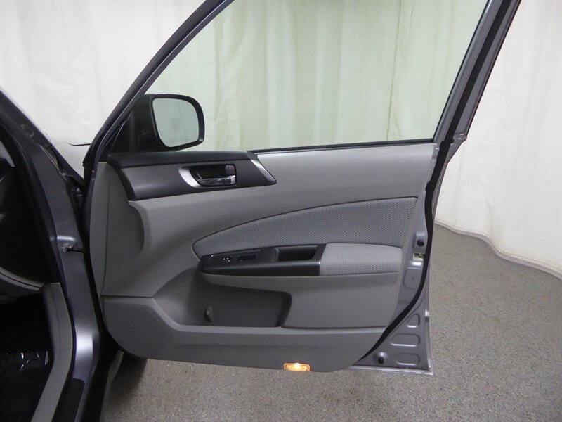 2011 SUBARU FORESTER - Image 26