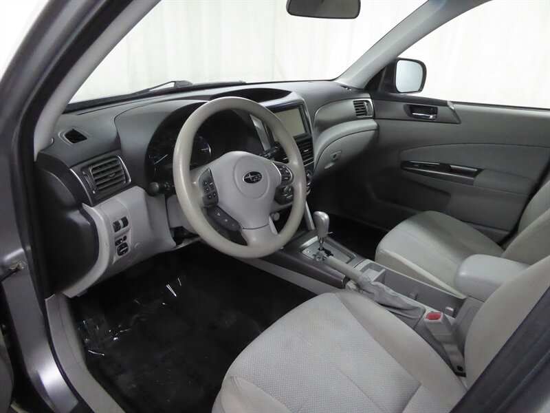 2011 SUBARU FORESTER - Image 19