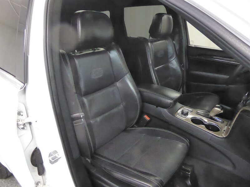 2017 JEEP GRAND CHEROKEE - Image 24