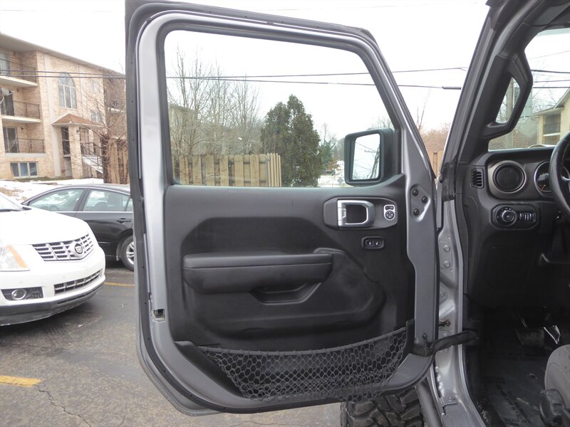 2020 JEEP GLADIATOR - Image 21