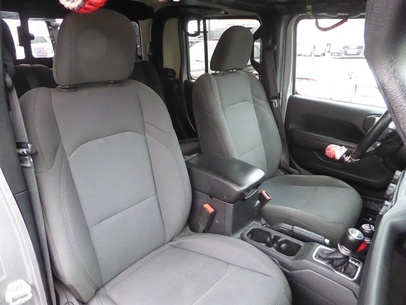 2020 JEEP GLADIATOR - Image 23