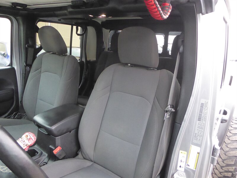 2020 JEEP GLADIATOR - Image 19