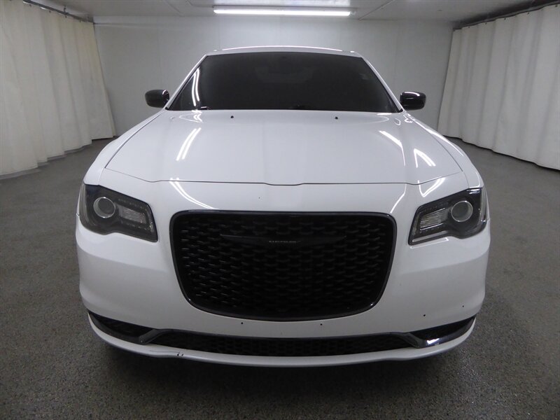 2018 Chrysler 300 Touring  