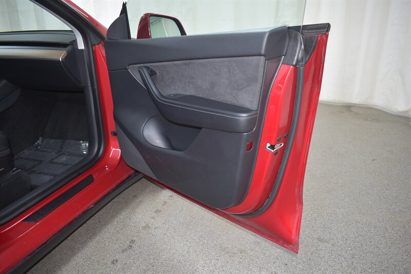 2021 TESLA MODEL Y - Image 23