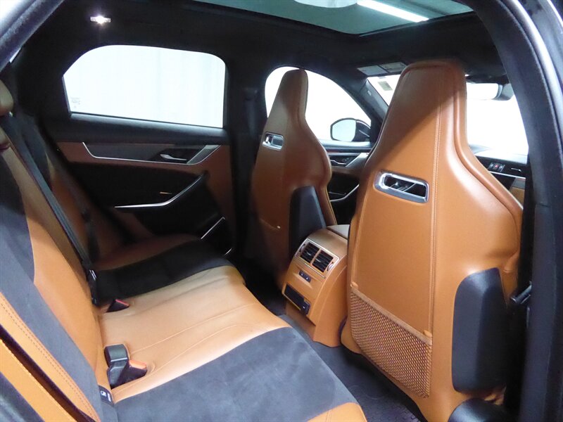 2023 JAGUAR F-PACE - Image 31