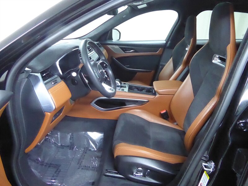 2023 JAGUAR F-PACE - Image 22