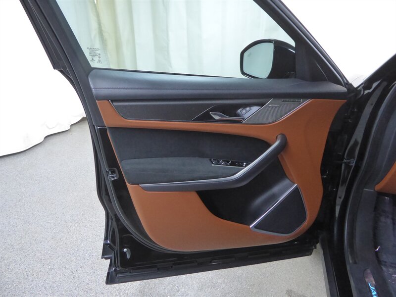 2023 JAGUAR F-PACE - Image 23