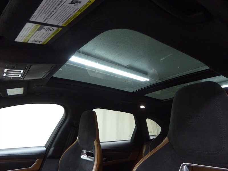 2023 JAGUAR F-PACE - Image 19