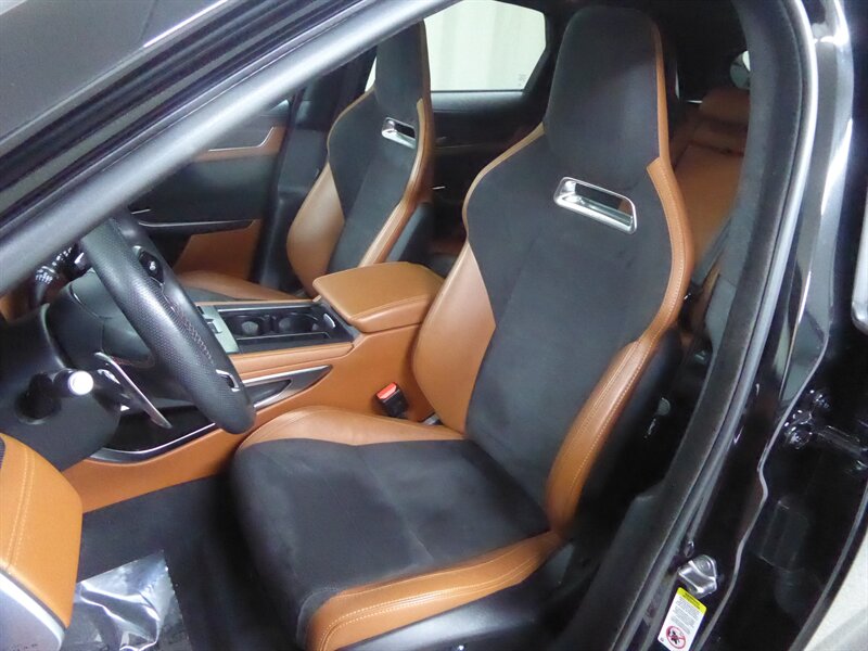 2023 JAGUAR F-PACE - Image 21