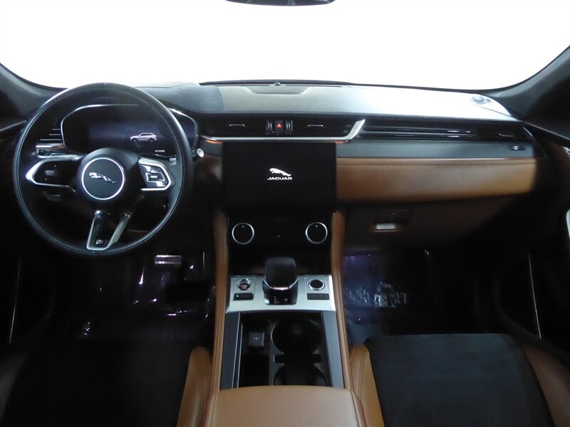 2023 JAGUAR F-PACE - Image 9