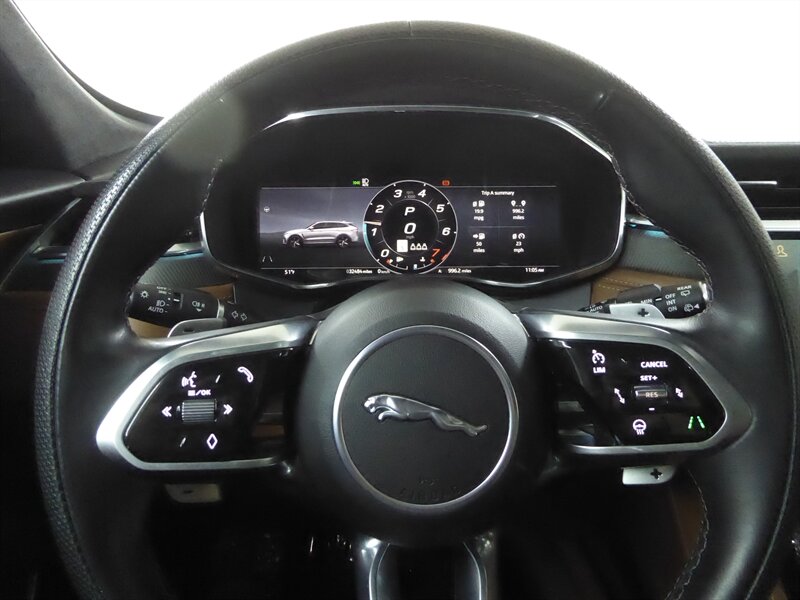 2023 JAGUAR F-PACE - Image 11