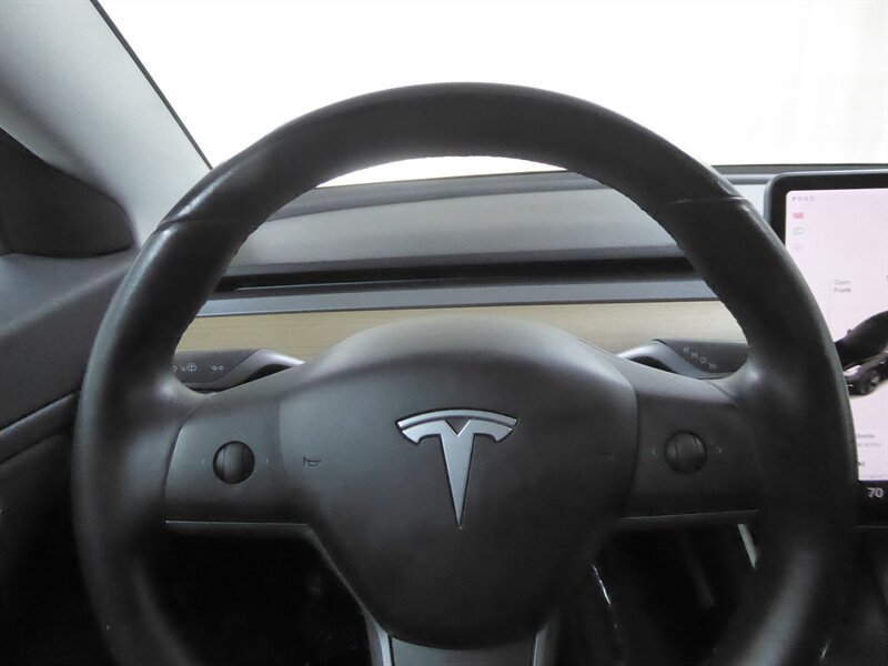 2018 TESLA MODEL 3 - Image 11