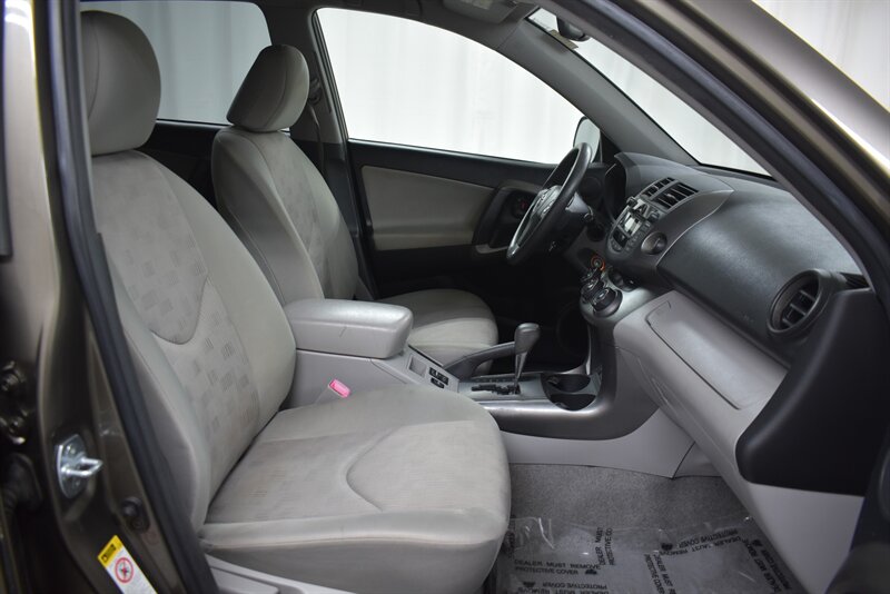 2010 TOYOTA RAV4 - Image 23