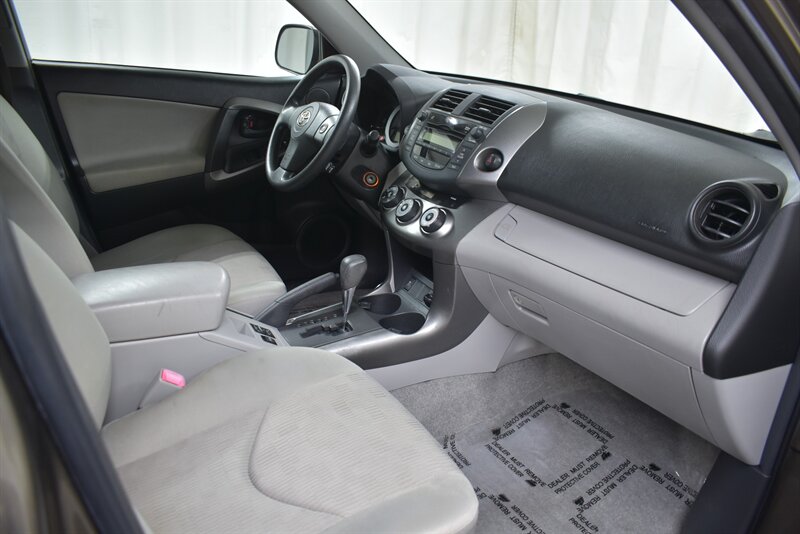 2010 TOYOTA RAV4 - Image 21