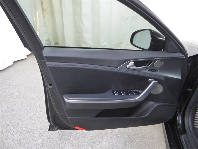 2020 KIA STINGER - Image 26