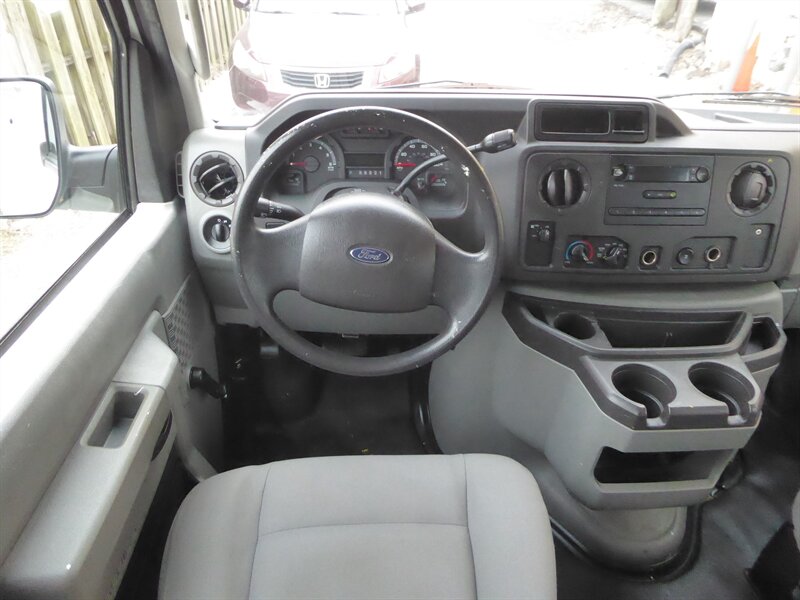 2013 FORD E-350 - Image 9