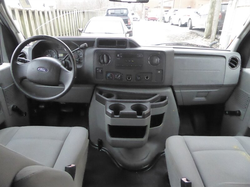 2013 FORD E-350 - Image 8