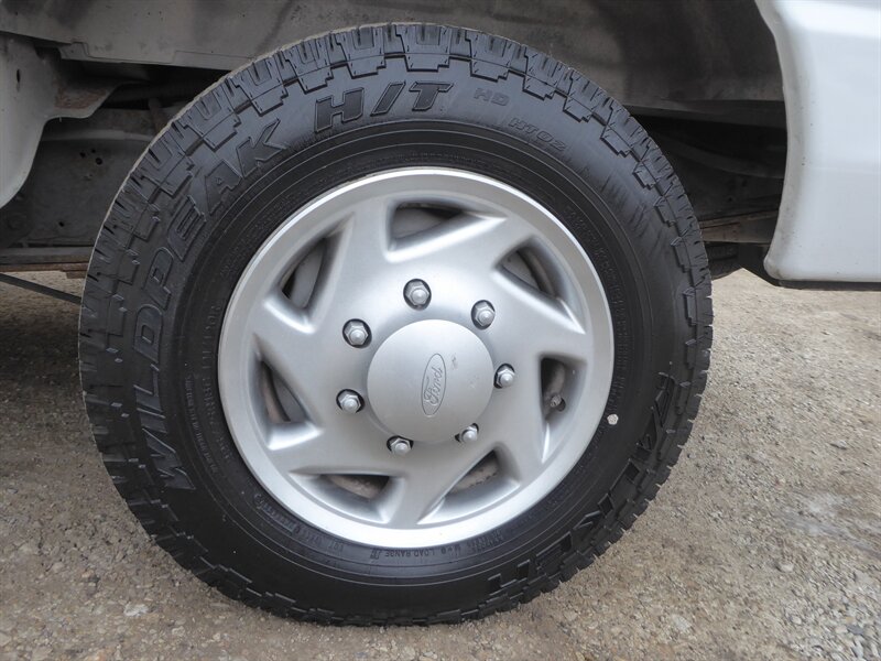 2013 FORD E-350 - Image 24