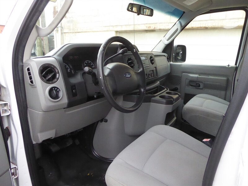 2013 FORD E-350 - Image 13