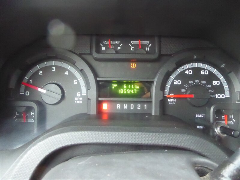 2013 FORD E-350 - Image 11