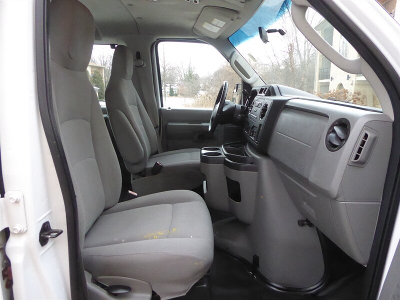 2013 FORD E-350 - Image 19