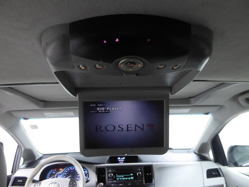 2013 TOYOTA SIENNA - Image 20