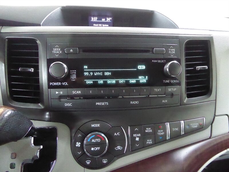 2013 TOYOTA SIENNA - Image 15