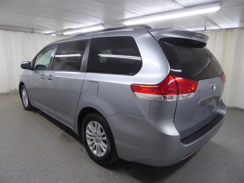 2013 TOYOTA SIENNA - Image 5