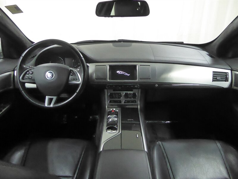 2013 JAGUAR XF - Image 9